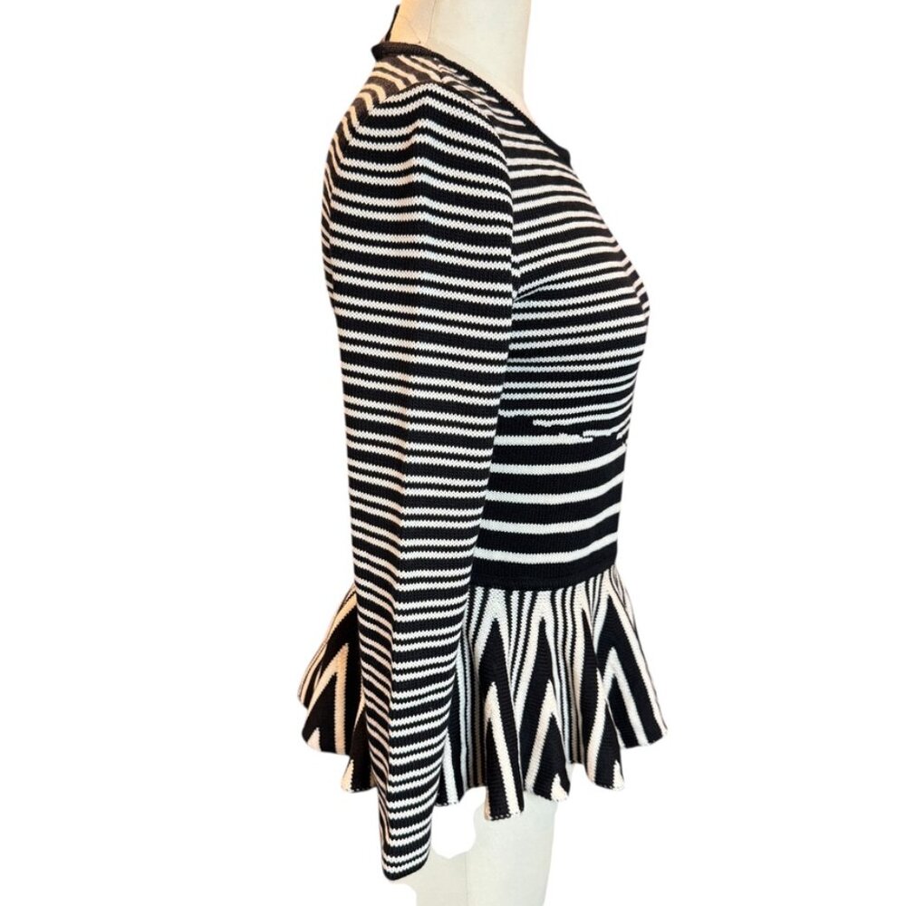 ST JOHN luxury black and white striped sweater Size P or Small EUC - Picture 2 of 6